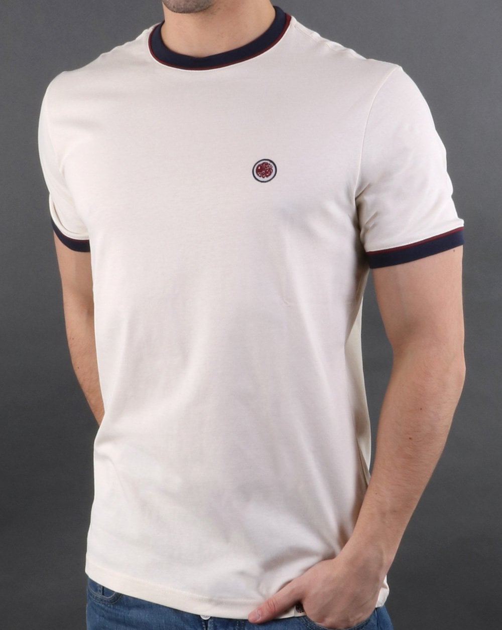 Pretty Green – T-Shirt mit Paspelierung in Off-White