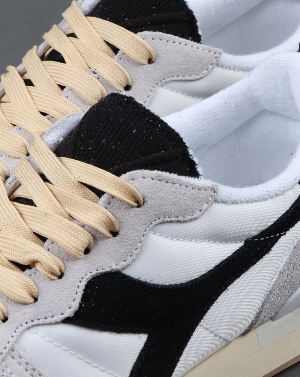 Diadora Camaro Used Look Vintage Sneaker Weiß/Schwarz