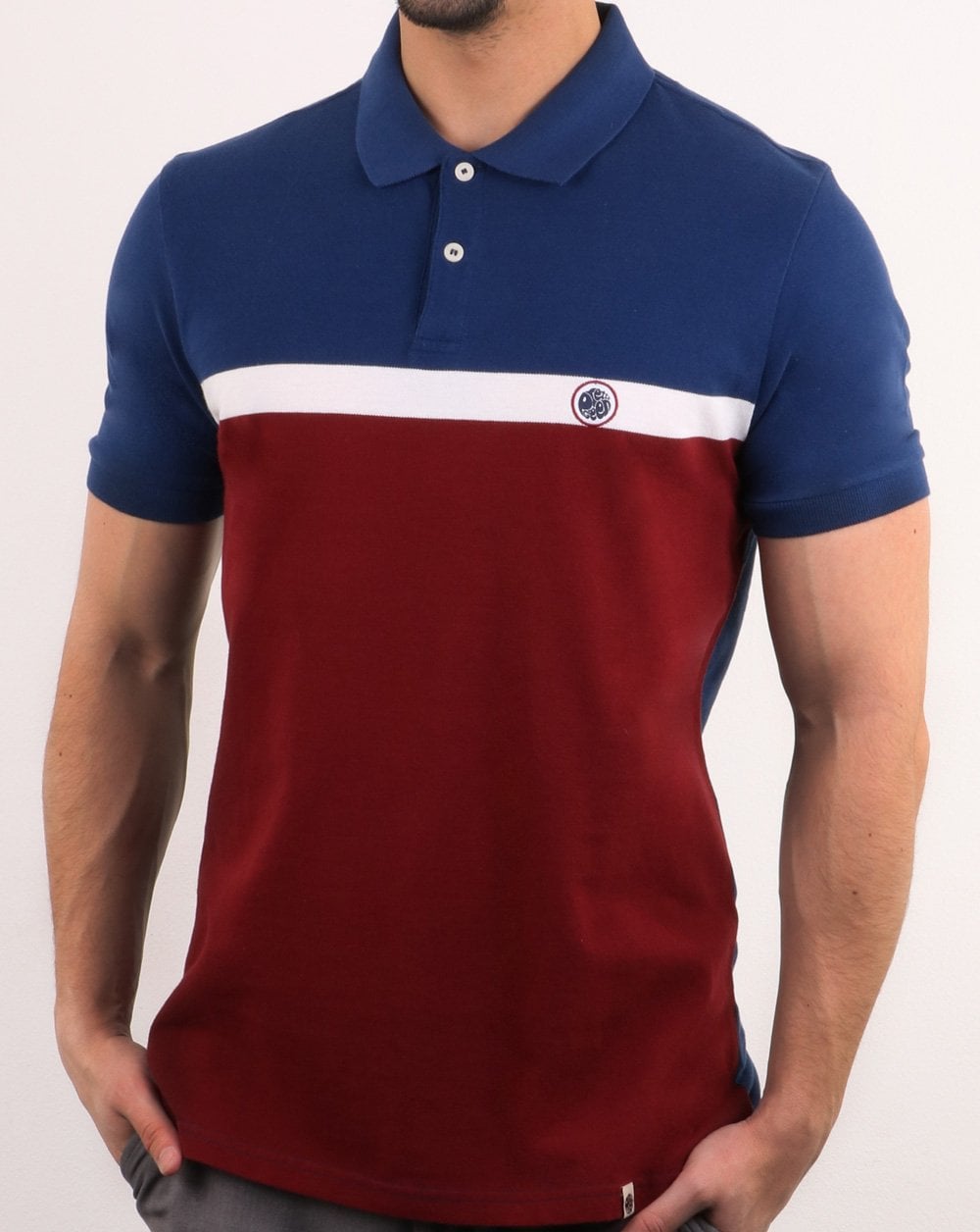 Pretty Green – Poloshirt mit Farbblockdesign vorne in Burgunderrot