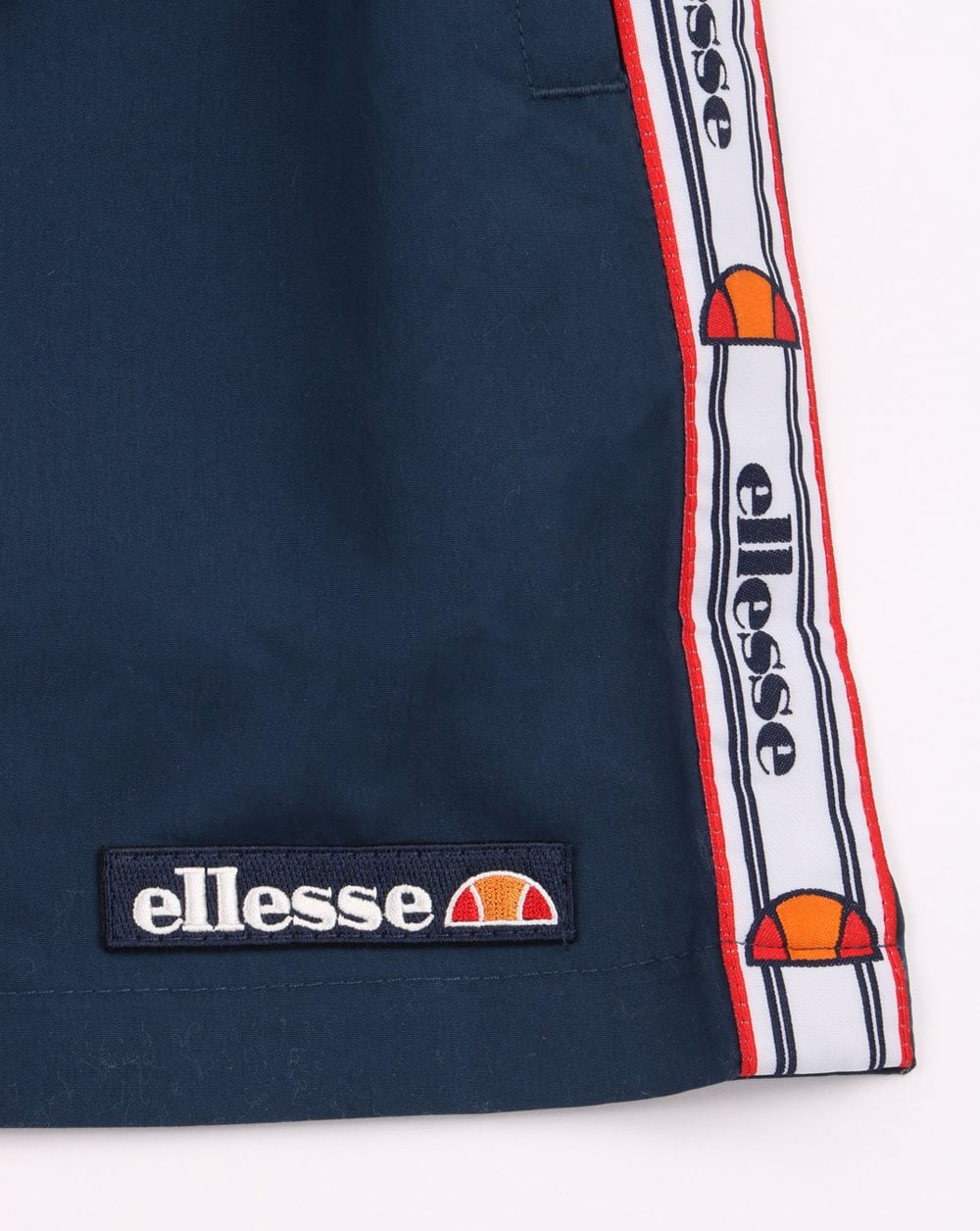 Ellesse – Badeshorts mit Streifen in Marineblau