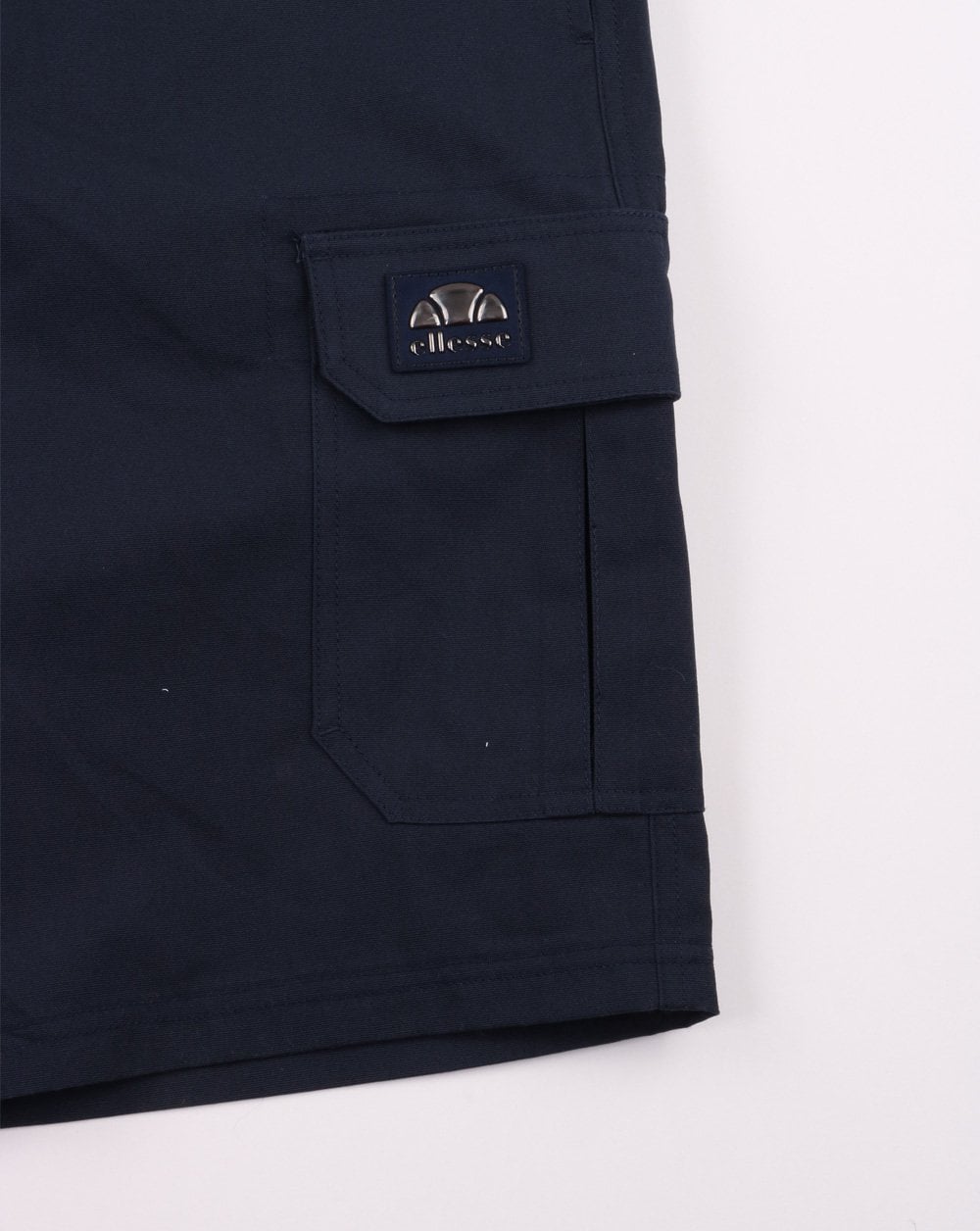 Ellesse – Combat Shorts in Marineblau