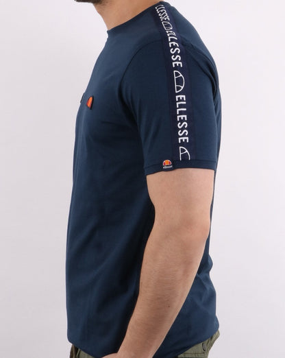 Ellesse – T-Shirt „Fede“ mit Taping in Marineblau
