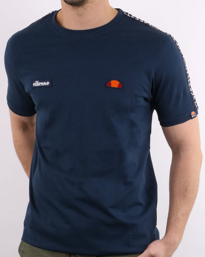 Ellesse – T-Shirt „Fede“ mit Taping in Marineblau