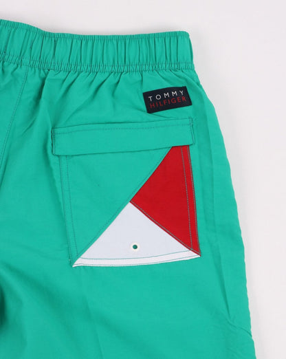 Tommy Hilfiger – Mittelgroße Shorts mit Kordelzug, Dynasty Green