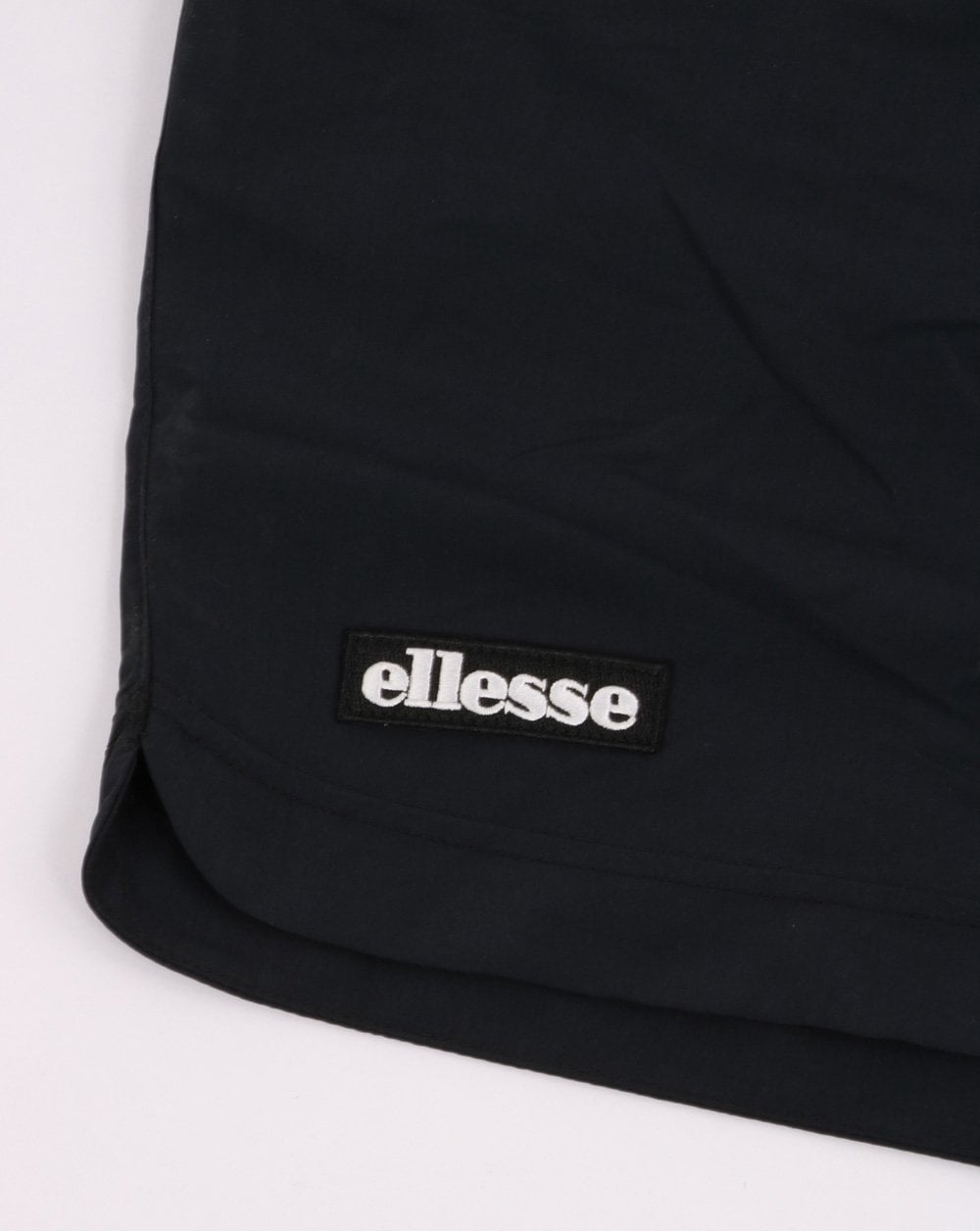 Ellesse – Verdo – Badeshorts in Schwarz