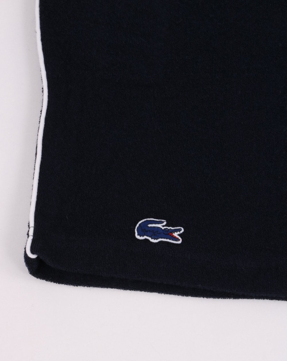 Lacoste – Frottee-Shorts in Marineblau