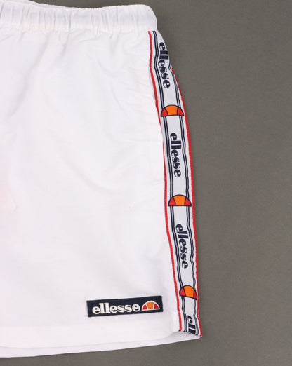 Ellesse – Badeshorts mit Streifen in Weiß