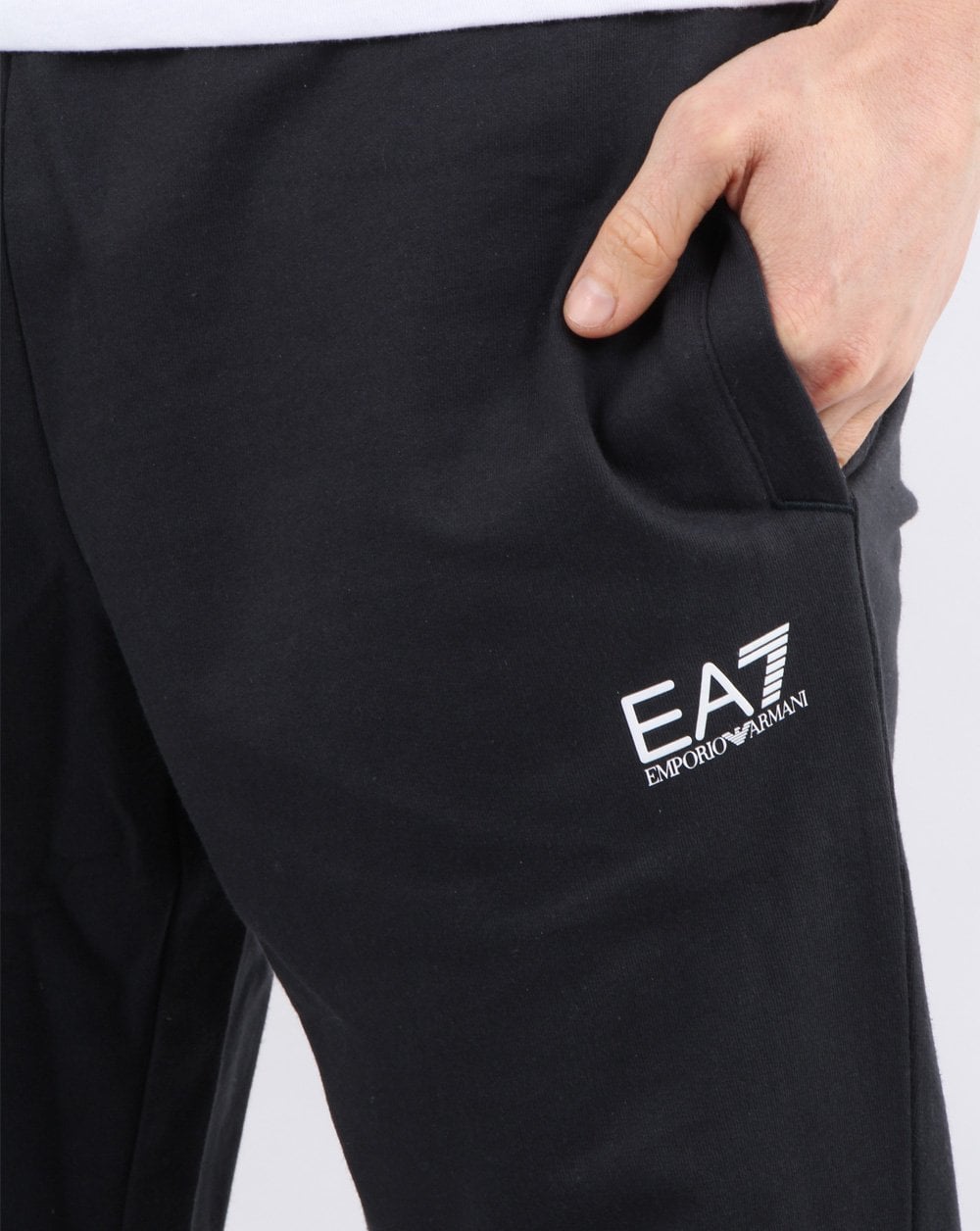 Emporio Armani EA7 – Schmal geschnittene Trainingshose in Marineblau
