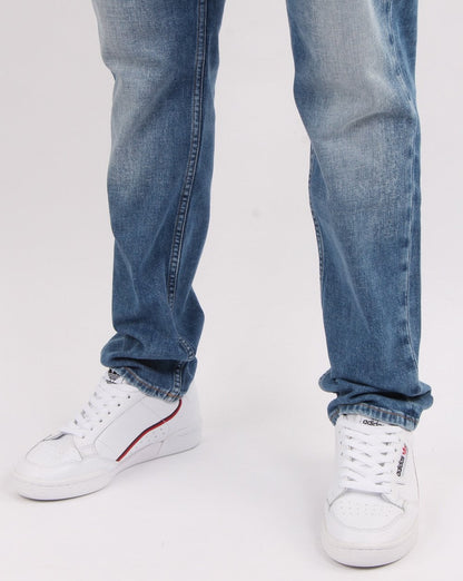 Tommy Hilfiger – Ryan – Gerade geschnittene Jeans in Elch-Mittelblau