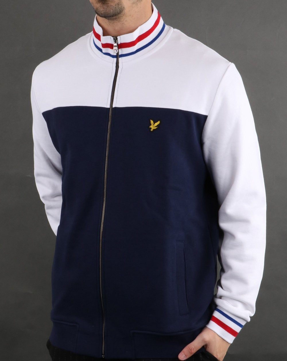 Lyle And Scott Trichterhalspullover mit Zierstreifen in Marineblau