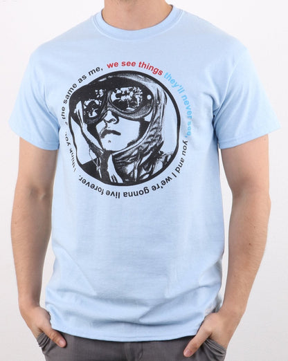 Casuals T-Shirt „We See Things They'll Never See“ in Himmelblau