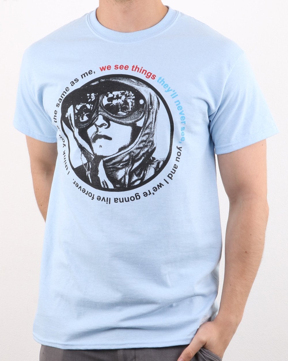 Casuals T-Shirt „We See Things They'll Never See“ in Himmelblau