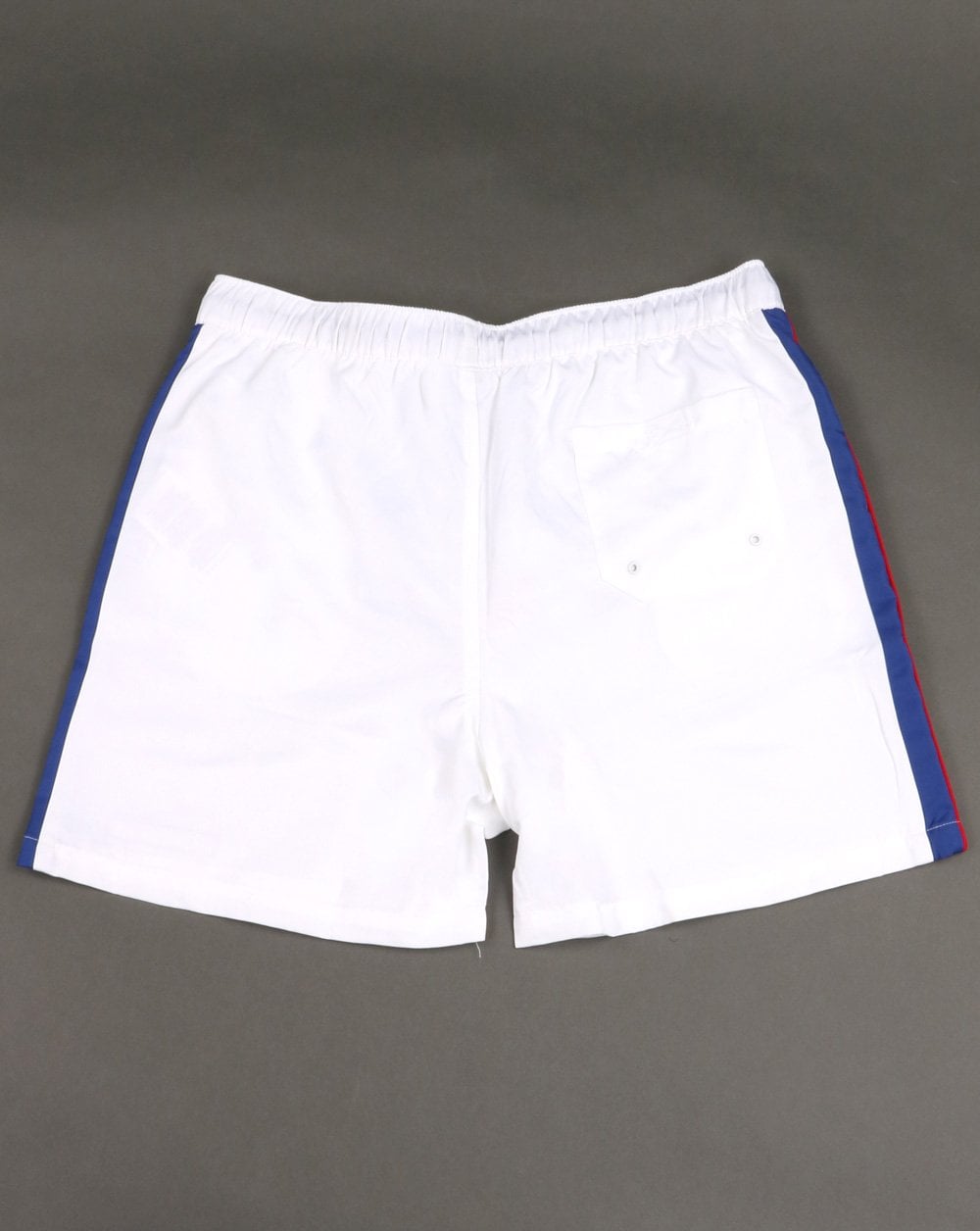 Ellesse – Apiro – Badeshorts in Weiß