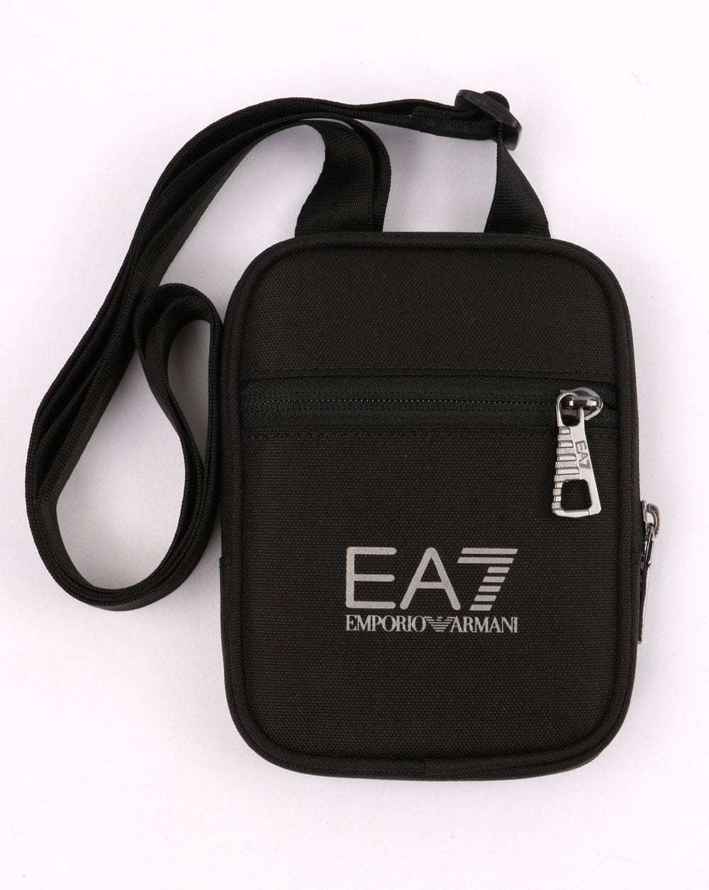 EA7 Emporio Armani – Kleine gewebte Beuteltasche in Schwarz