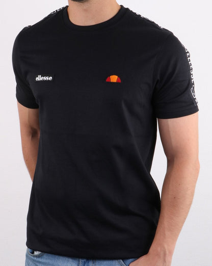 Ellesse – T-Shirt „Fede“ in Schwarz mit Streifen