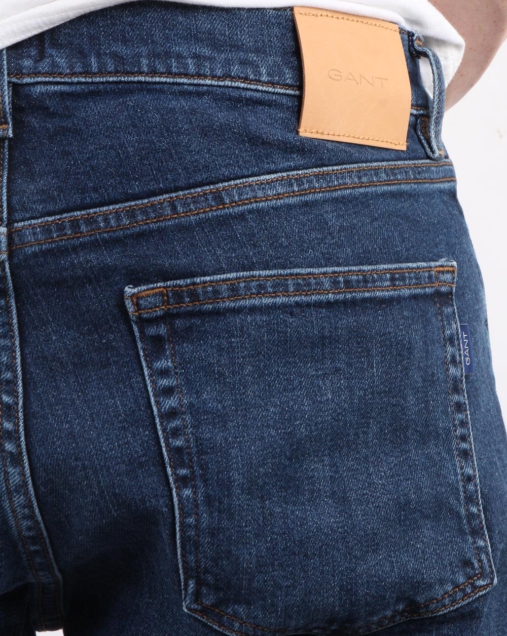 Gant – Schmale Jeans in Dunkelblau mit Used-Effekt