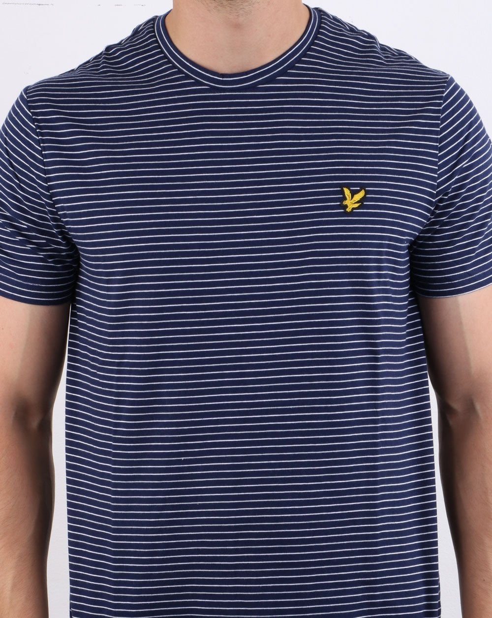 Lyle And Scott – T-Shirt mit feinen Streifen in Marineblau