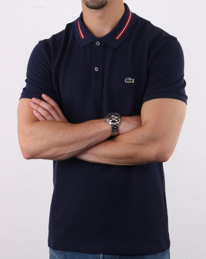 Lacoste – Poloshirt mit Stehkragen in Marineblau