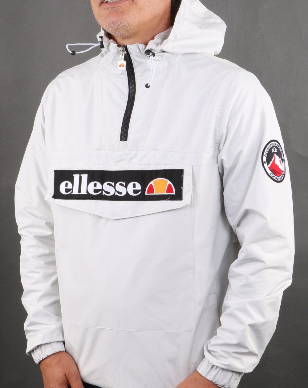 Ellesse – Jacke mit Viertelreißverschluss, Hellgrau