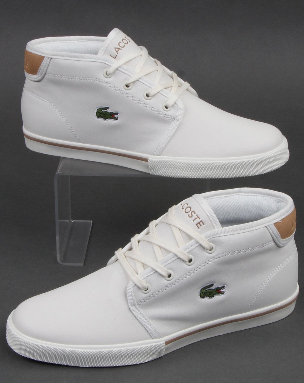 Lacoste – Ampthill – Ledersneaker in Off-White/Hellbraun