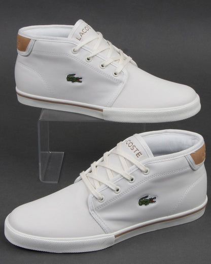 Lacoste – Ampthill – Ledersneaker in Off-White/Hellbraun