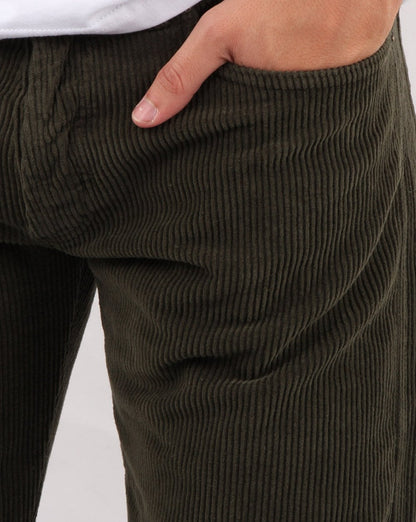Lois Cordhose mit geradem Bein in Olivgrün