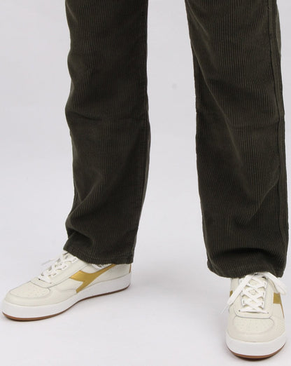 Lois Cordhose mit geradem Bein in Olivgrün