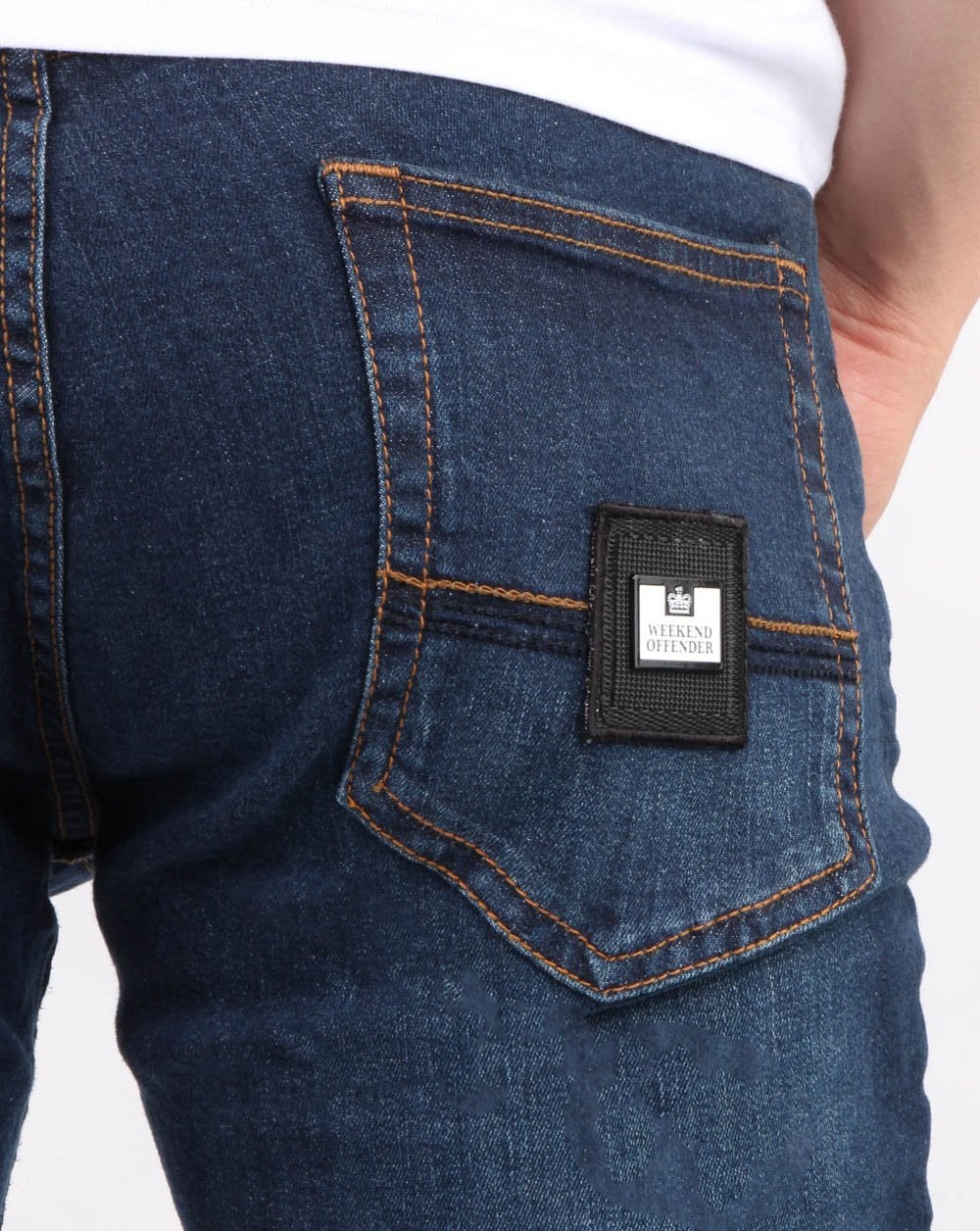 Weekend Offender – Tapered-Jeans in dunklem Vintage-Look