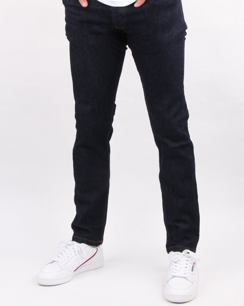 Weekend Offender – Karottenjeans in dunkler Spülung