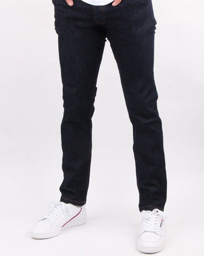 Weekend Offender – Karottenjeans in dunkler Spülung