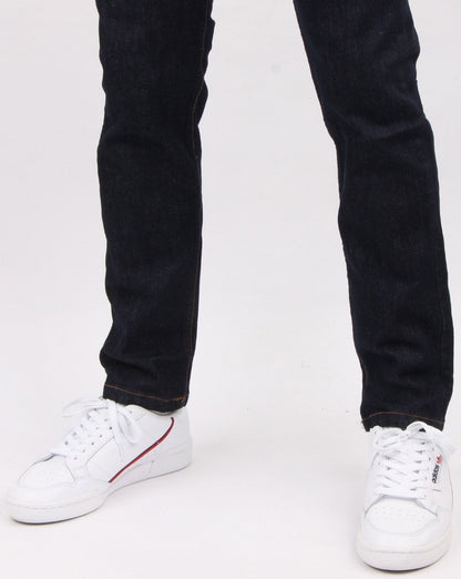 Weekend Offender – Karottenjeans in dunkler Spülung