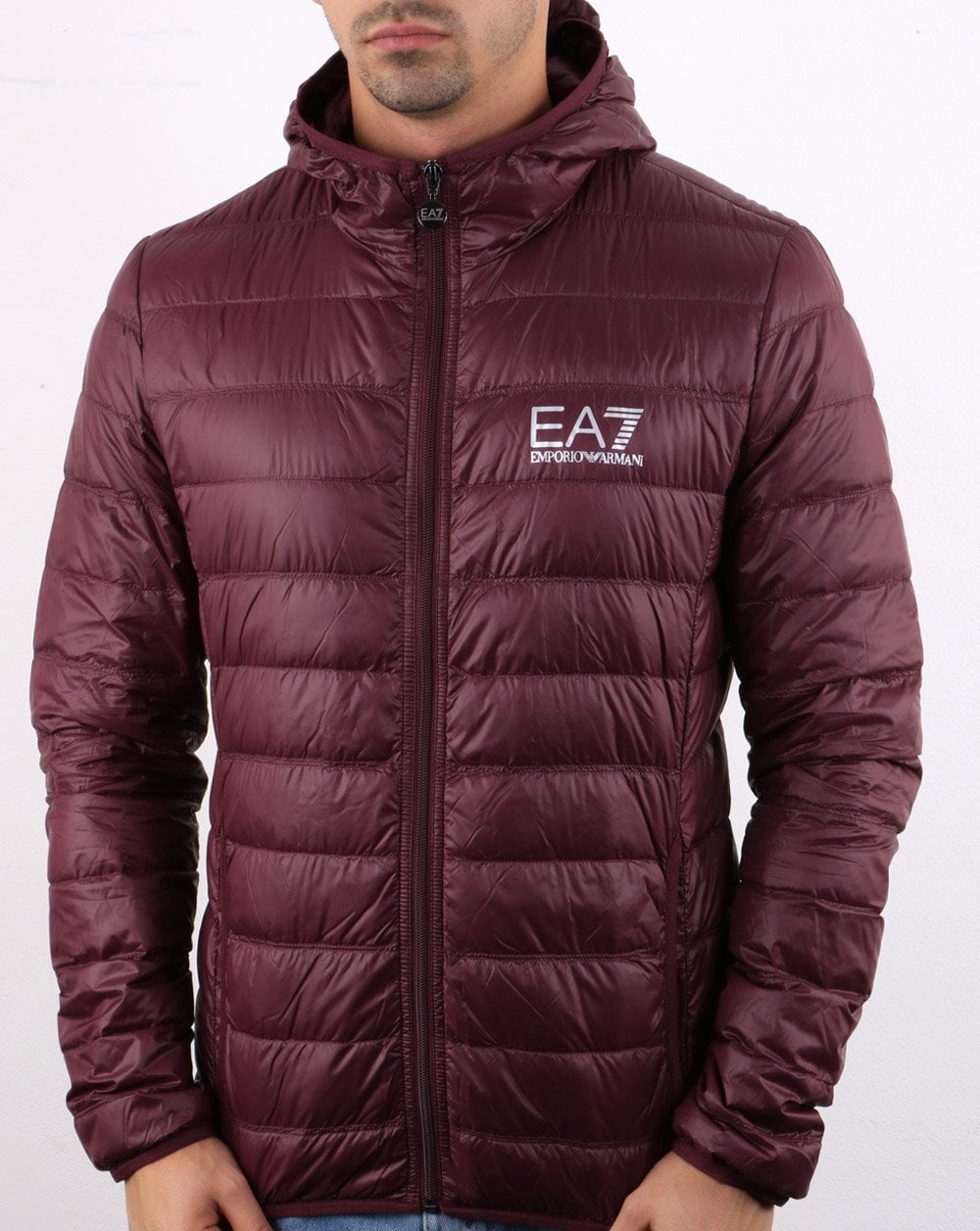 Emporio Armani EA7 Daunenjacke mit Kapuze Burgunderrot