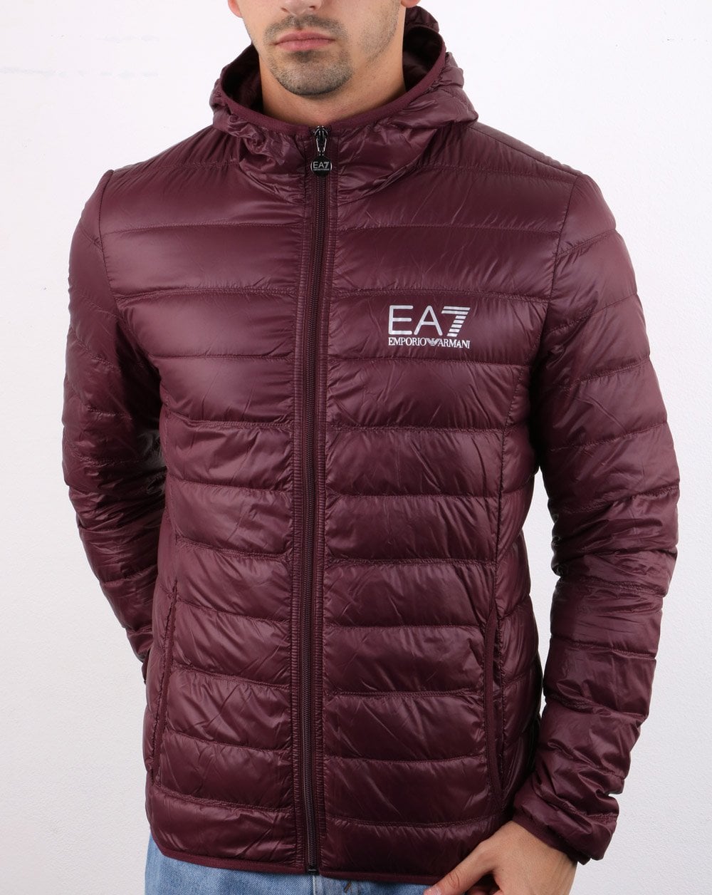Emporio Armani EA7 Daunenjacke mit Kapuze Burgunderrot