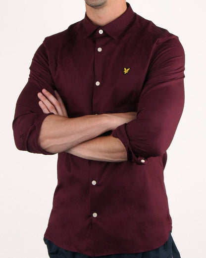 Lyle And Scott – Schmal geschnittenes Popeline-Hemd in Burgunderrot