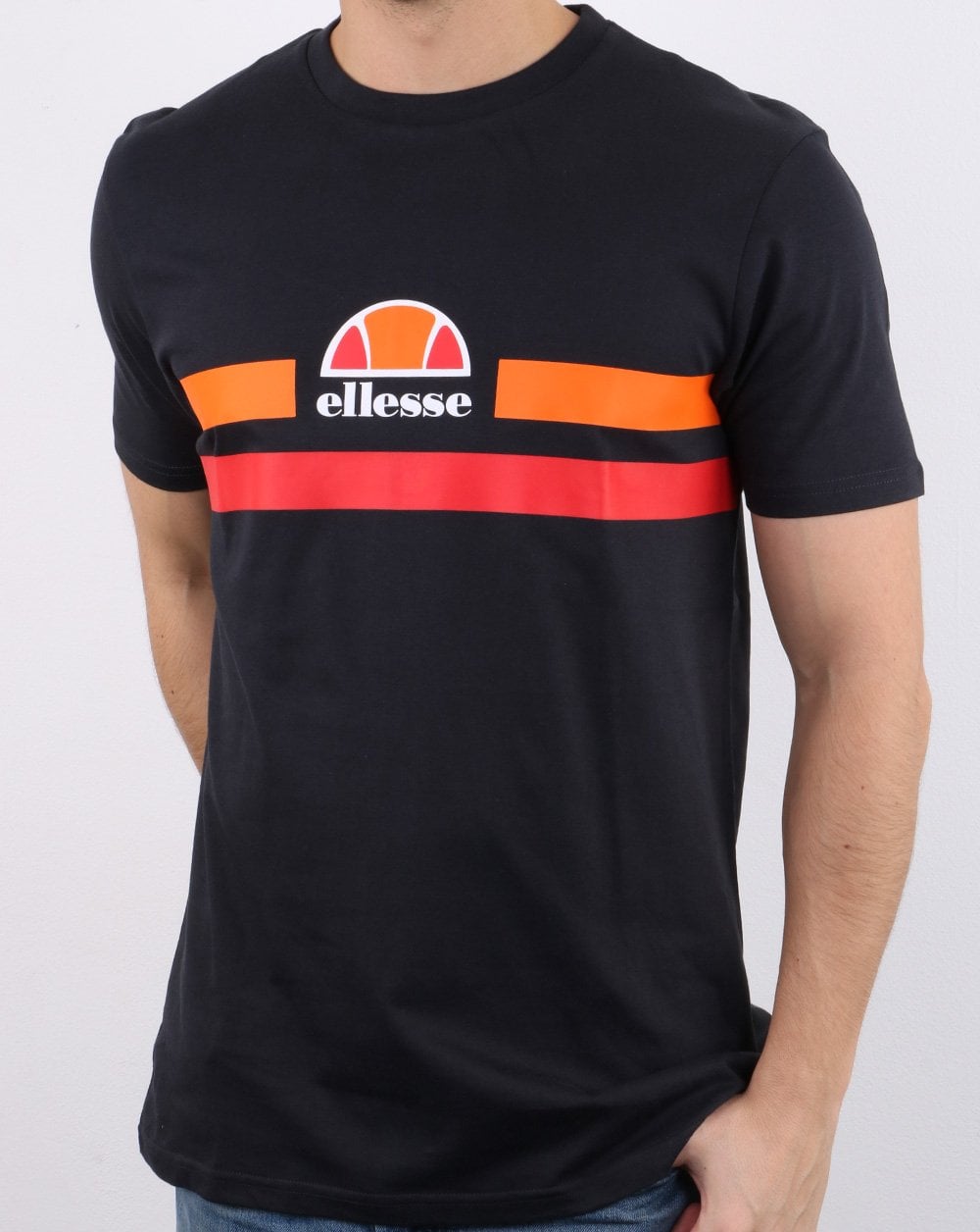 Ellesse – Aprel – T-Shirt in Schwarz