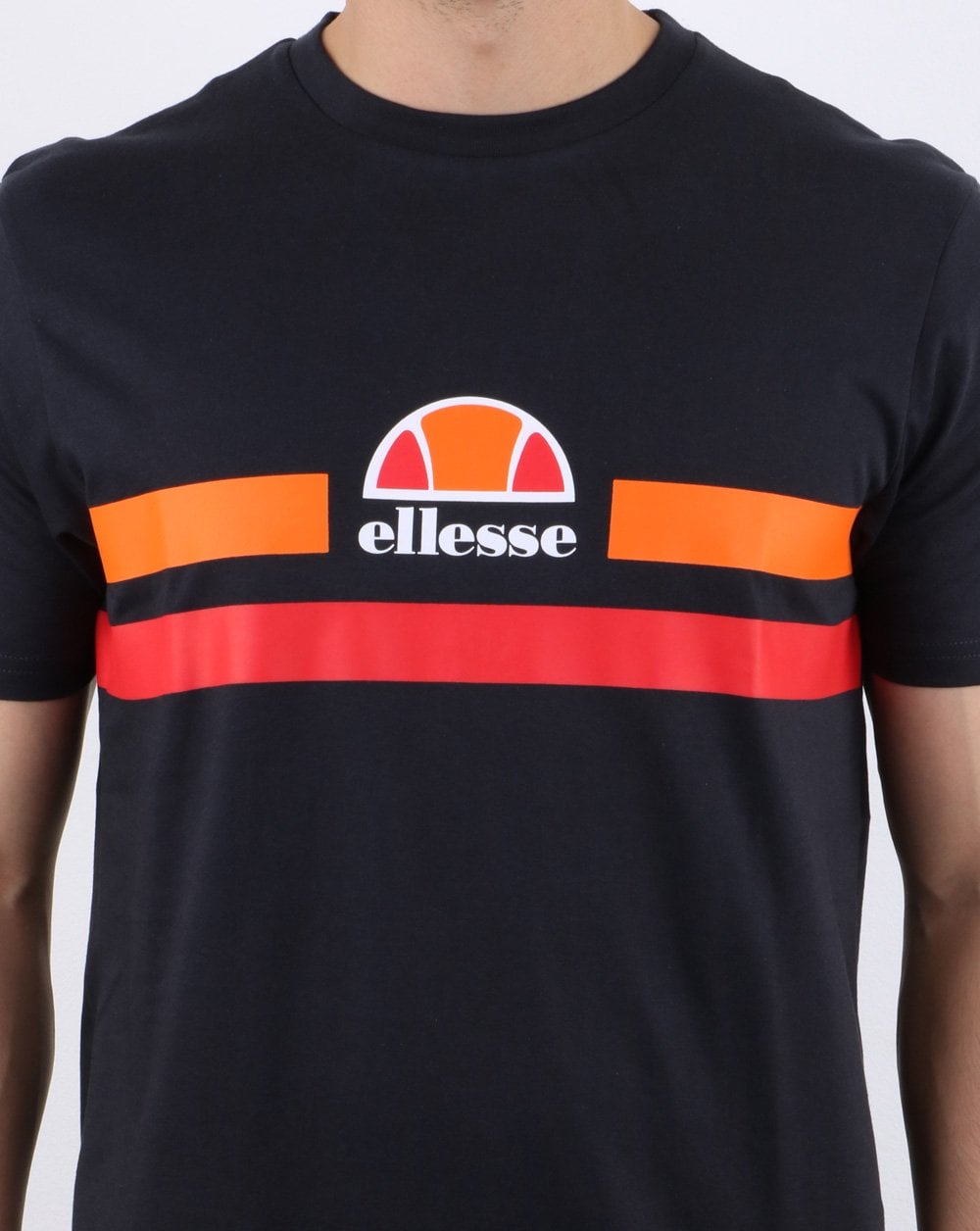 Ellesse – Aprel – T-Shirt in Schwarz