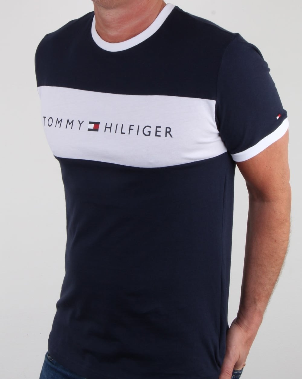 Tommy Hilfiger – T-Shirt mit Logo-Flagge, Marineblau