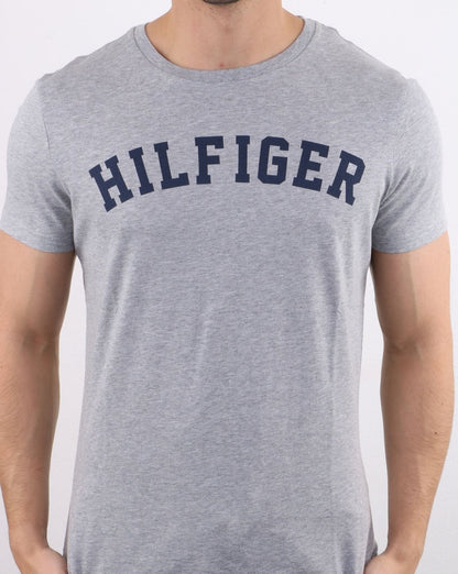 Tommy Hilfiger – T-Shirt mit Logo in Grau meliert