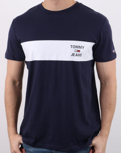 Tommy Hilfiger – T-Shirt mit Streifenlogo auf der Brust, Marineblau