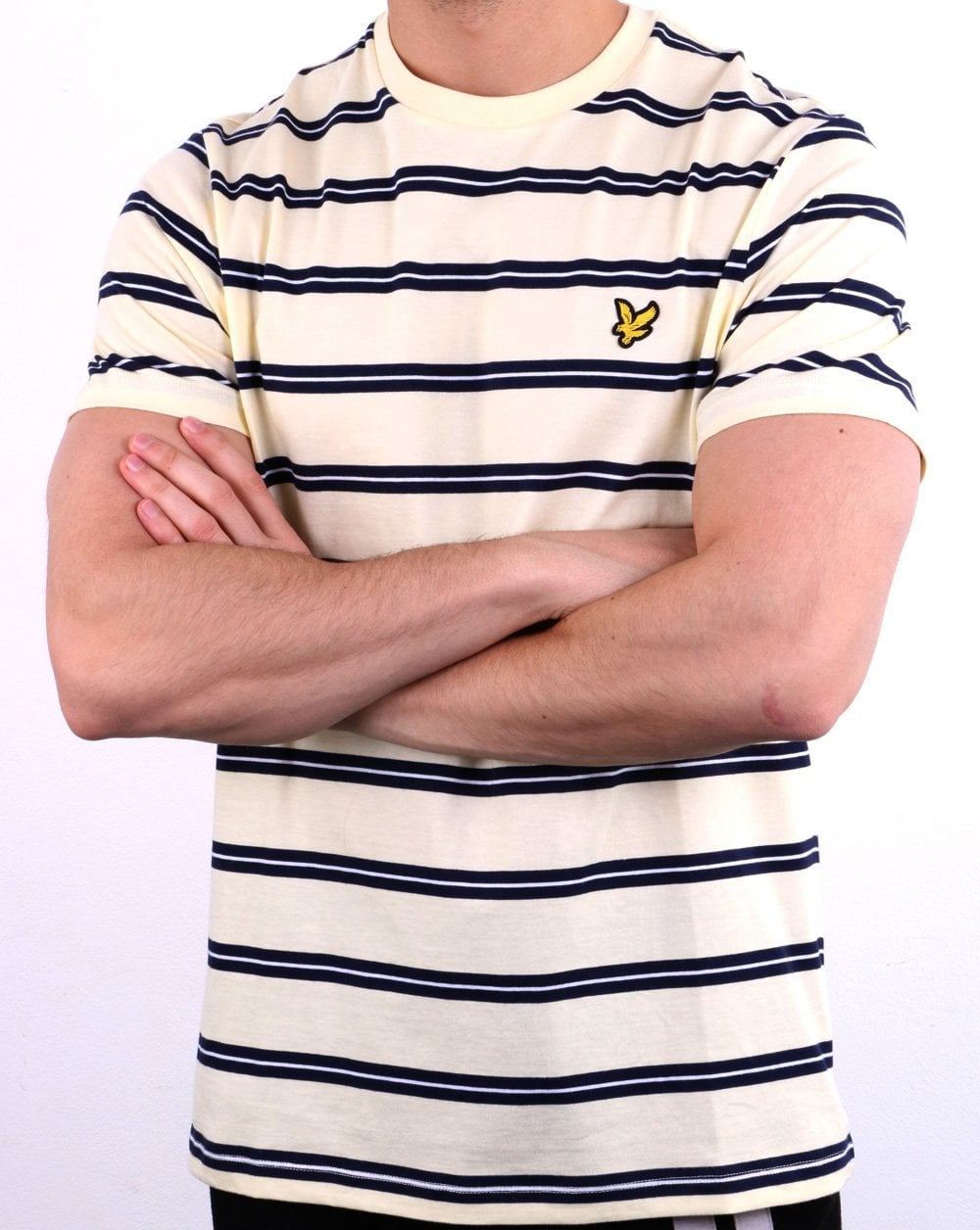 Lyle And Scott – Breites T-Shirt mit Doppelstreifen in Buttercreme