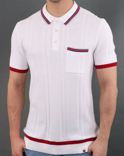 Pretty Green – Gestricktes Poloshirt mit Streifen und Tasche in Weiß