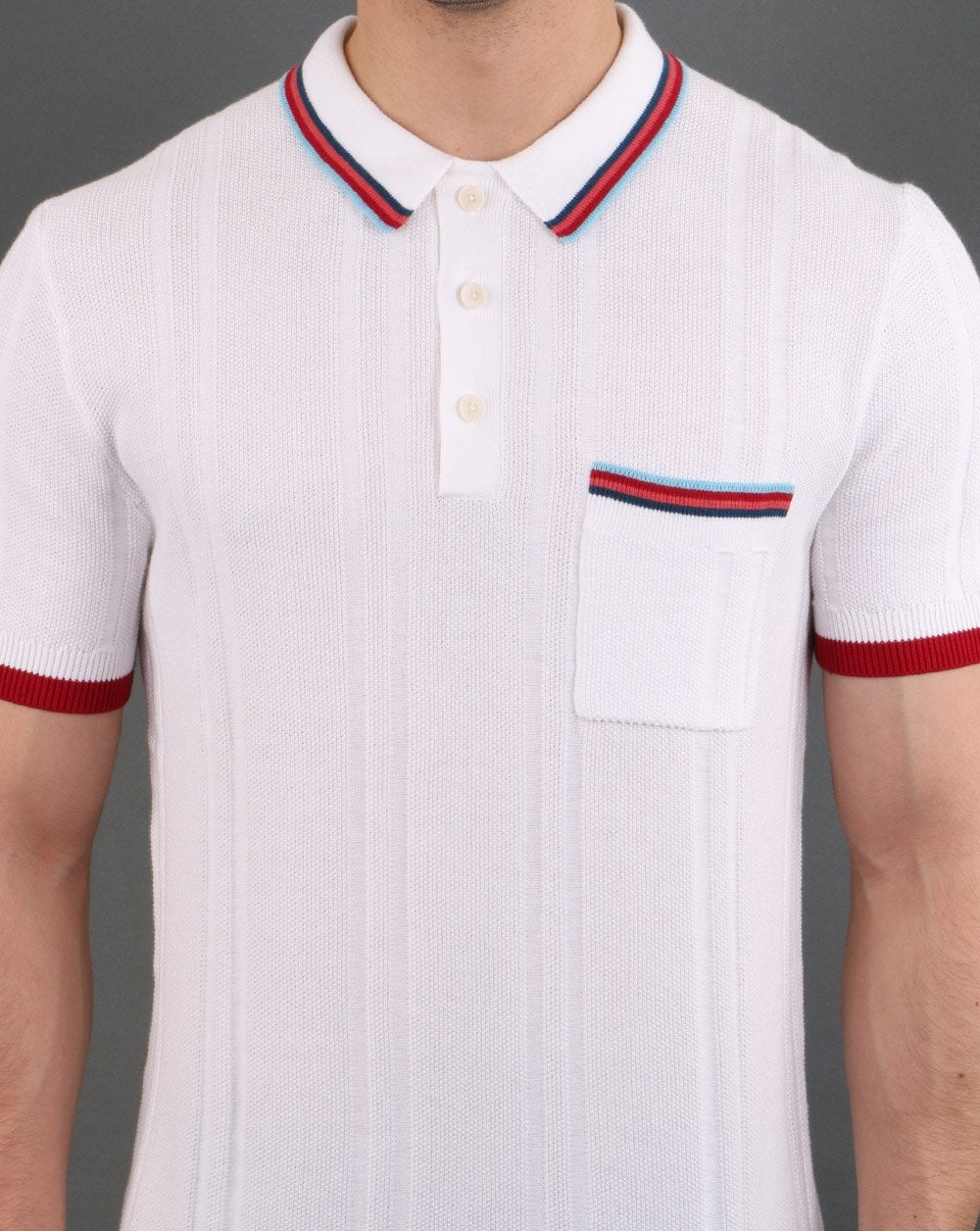 Pretty Green – Gestricktes Poloshirt mit Streifen und Tasche in Weiß