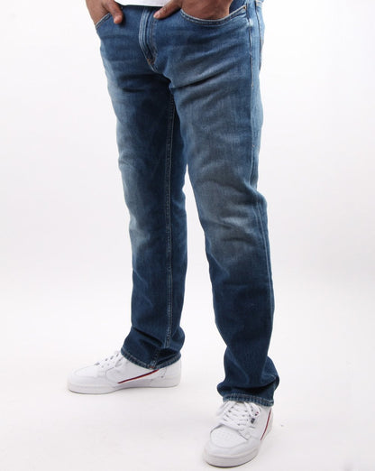 Tommy Hilfiger – Ryan – Entspannte, gerade Jeans mit geradem Bein, Kevin, Mittelblau