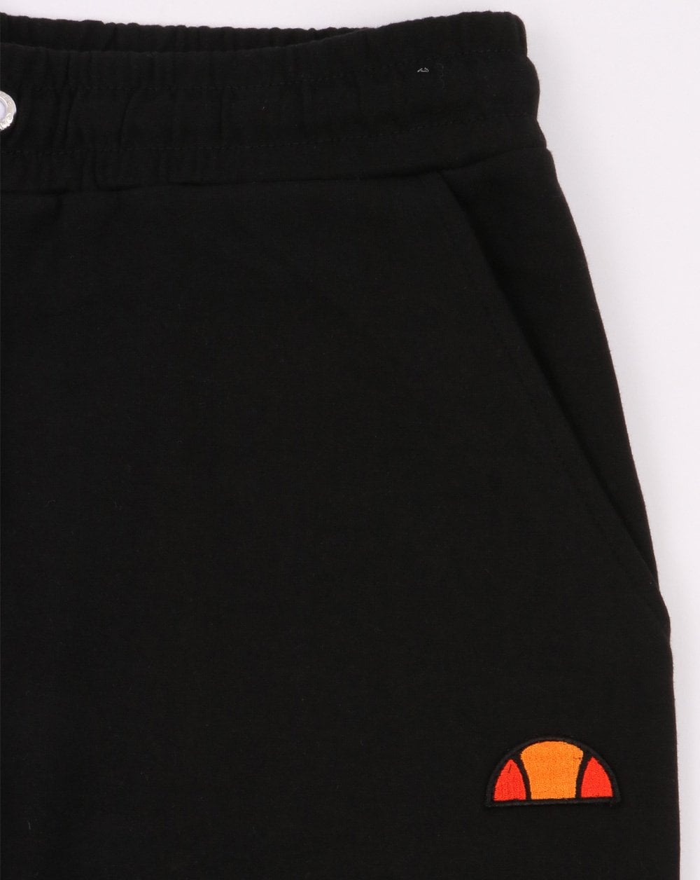 Ellesse – Freizeitshorts „Home“ in Schwarz