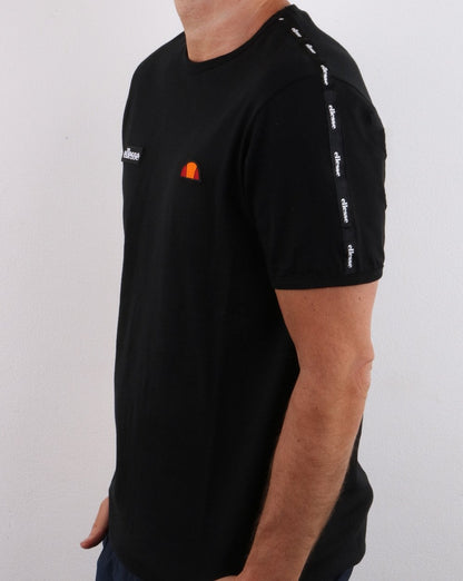 Ellesse – T-Shirt mit Taping in Schwarz