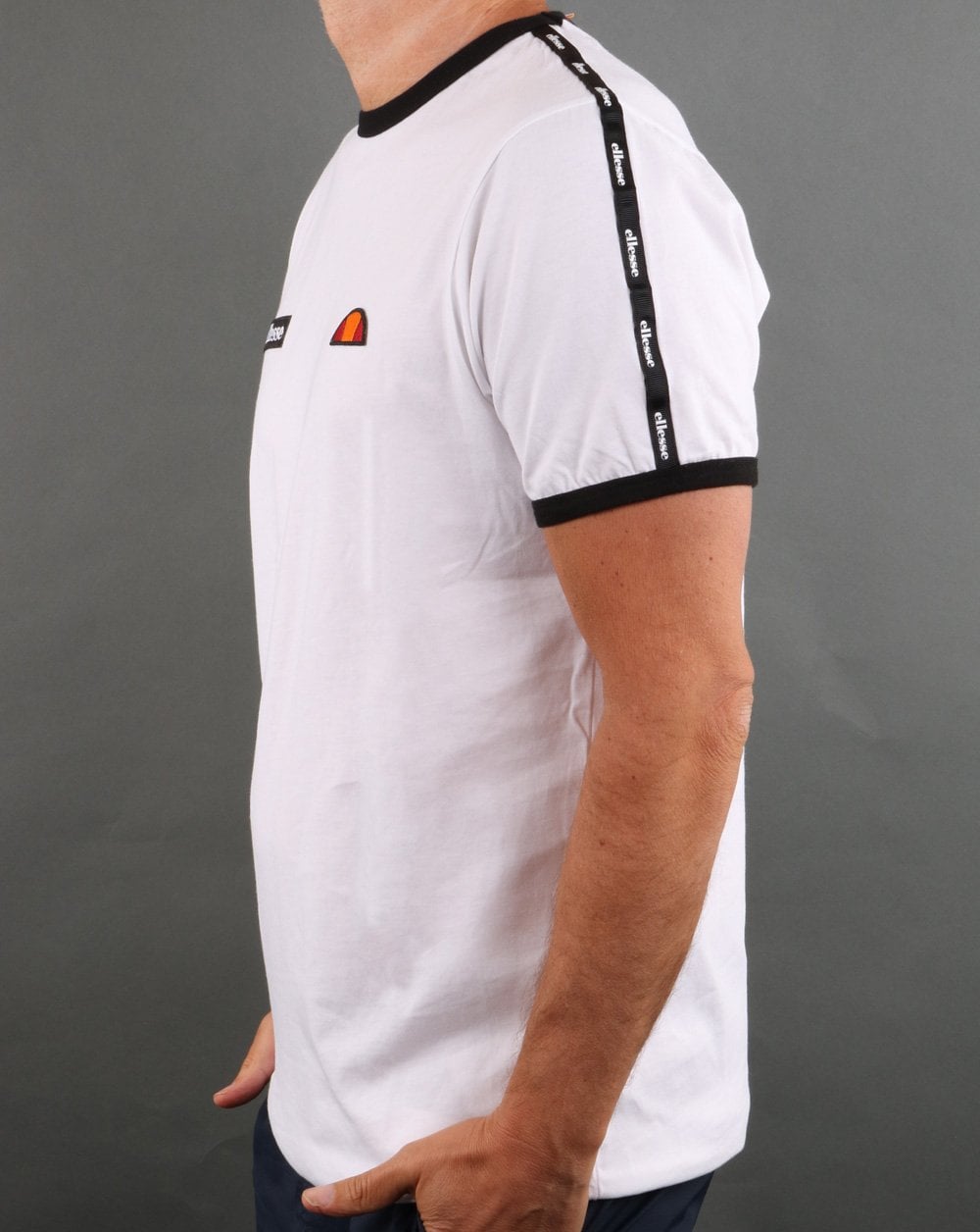 Ellesse – T-Shirt mit Taping in Weiß