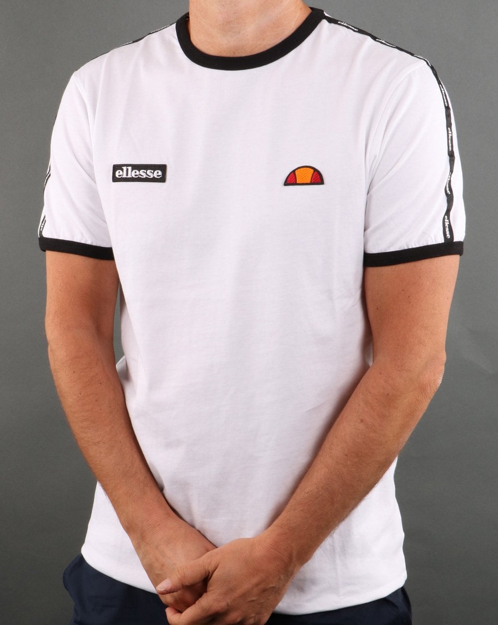 Ellesse – T-Shirt mit Taping in Weiß