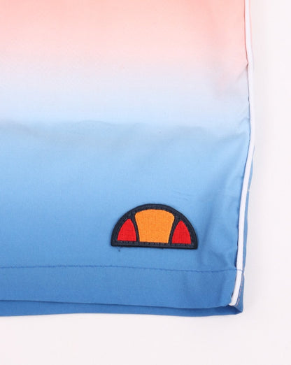 Ellesse – Fade – Badeshorts in Koralle, Weiß und Himmelblau