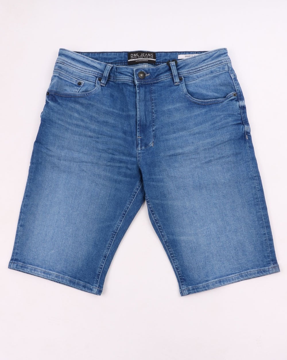 Jeansshorts in mittlerer Waschung