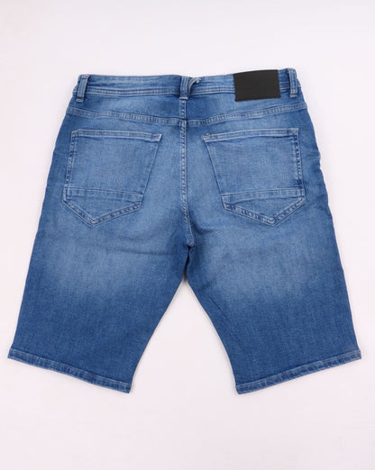 Jeansshorts in mittlerer Waschung